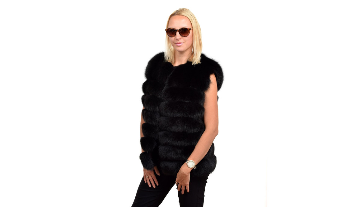 What to wear a fur vest with?